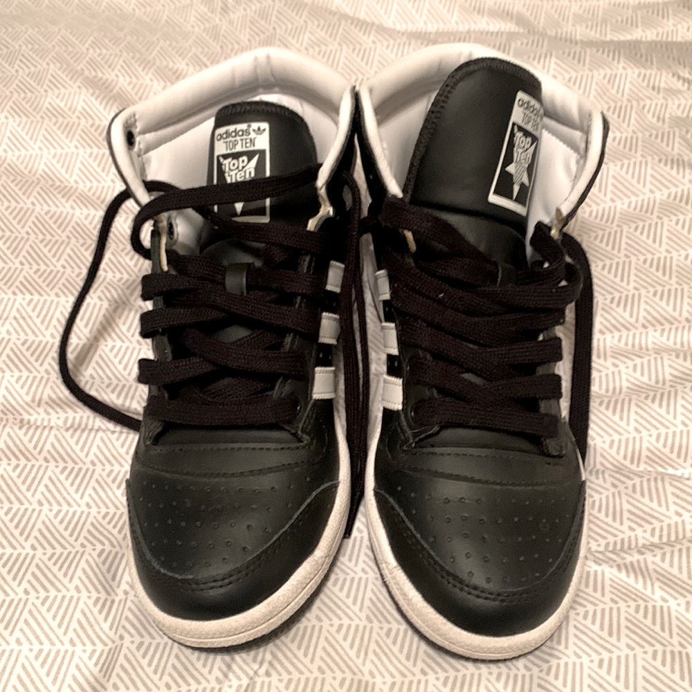 Adidas high top top ten sneakers size 4 in boys/youth